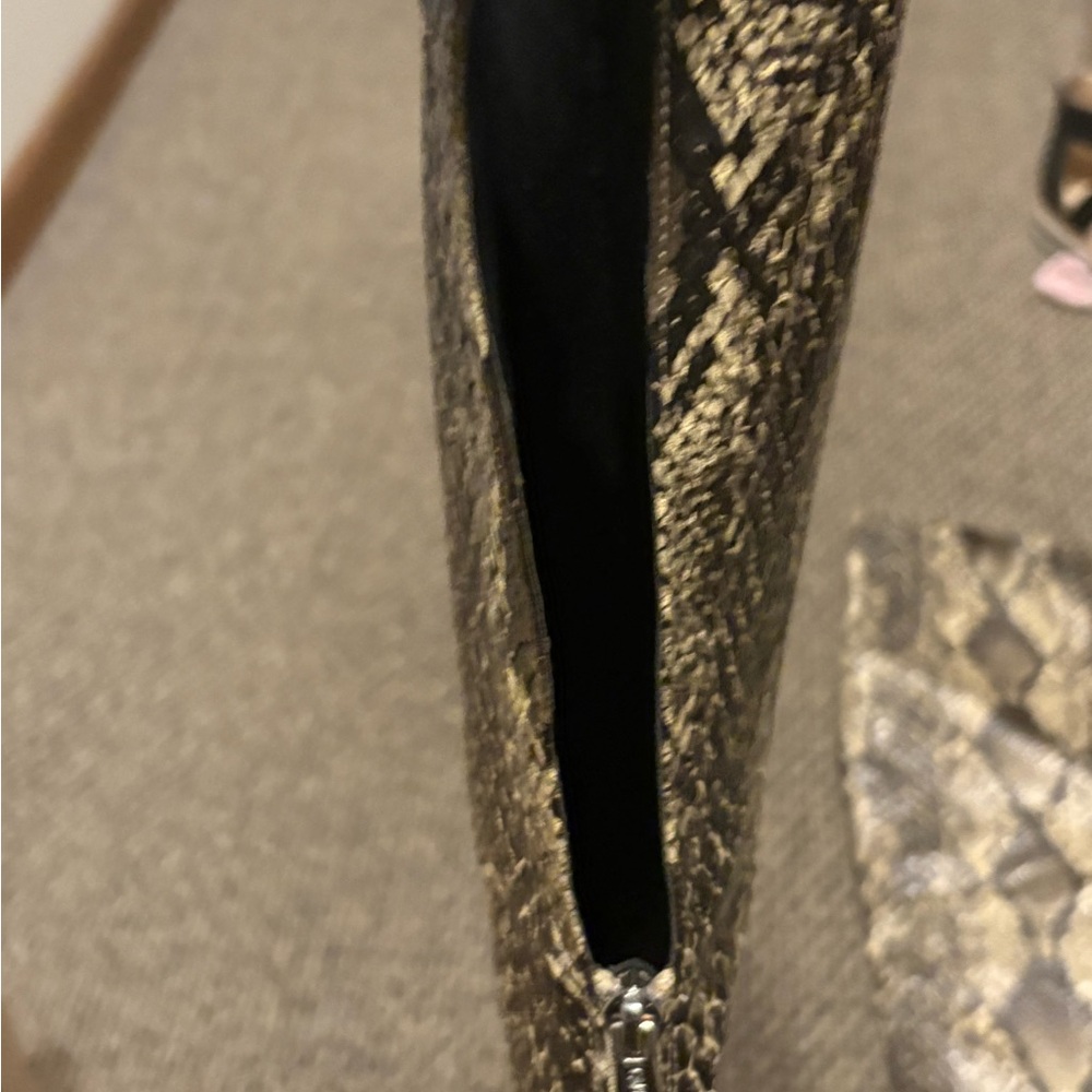 Cape Robbin Snakeskin Pattern Boots Size 9 - Picture 5 of 7